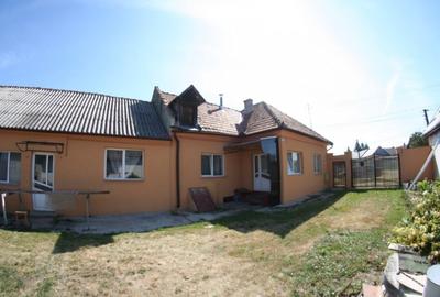 Casă individuală cu 4 camere în Hălchiu