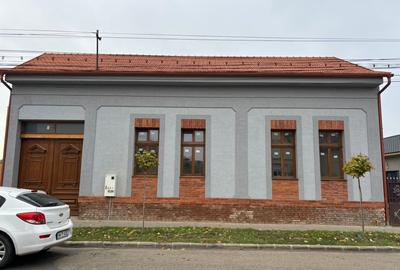 Birou, 182 mp în Central