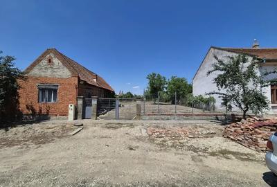 Casă cu 2 camere cu Teren 1600 Mp în Păru - 3