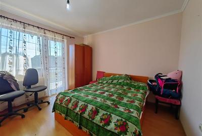 Duplex cu 12 camere cu Canalizare în Vest - 8