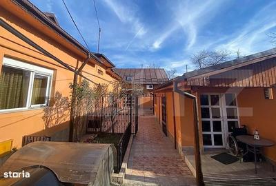 Casă cu 4 camere cu Teren 1100 Mp în Central - 2