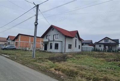 Casă cu Teren 600 Mp în Livada - 20