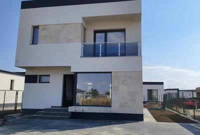 Casa 4 Camere, Teren 452 mp, Complex Exclusivist cu Parc Privat