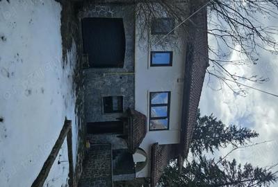 Casă cu Teren 675 Mp în Poiana - 1