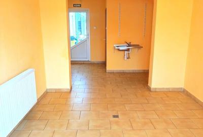 Spațiu comercial, de 23 mp, în Central - 6