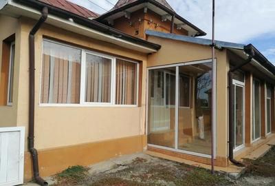 Casă cu 4 camere în Grădinari - 1