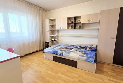 Apartament cu 3 camere decomandat, mobilat în 13 Septembrie - 26