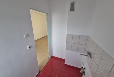 Garsoniera semidecomandata proaspat renovata - 4