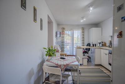 Casă individuală cu 8 camere cu Garaj în Colonia 1 Mai - 12