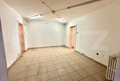 Apartament de vanzare cu 2 camere in Cugir, pretabil si pentru spatiu comercial. - 3