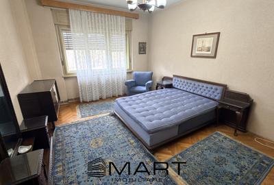 Apartament cu 3 camere decomandat în Sub Arini