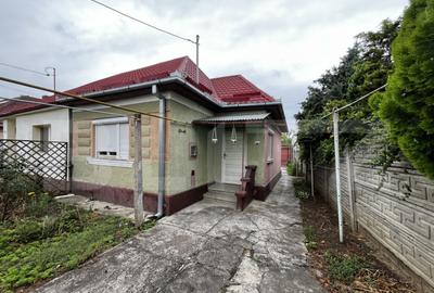 Casa de vanzare, 85mp, zona Micro 14