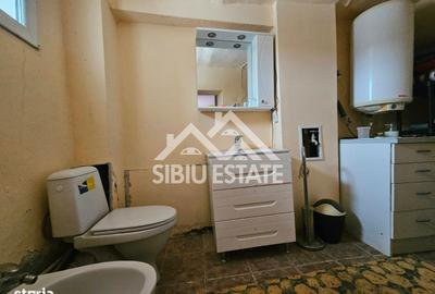 Casă cu 3 camere cu Teren 2317 Mp în Roșia - 4