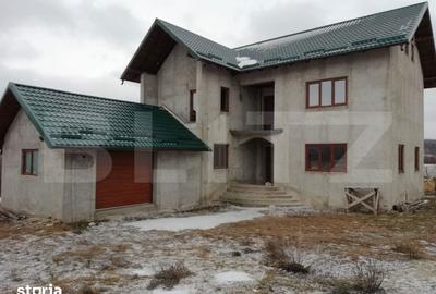 Casă cu 5 camere cu Teren 2500 Mp în Central - 6