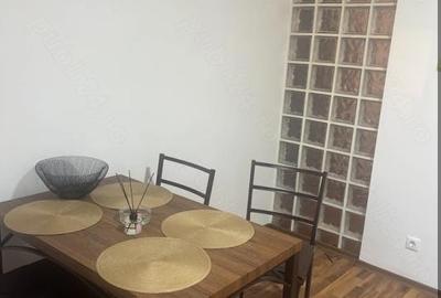 Apartament cu 2 camere decomandat în Trocadero - 1