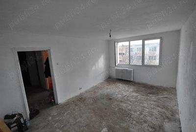 Apartament cu 4 camere decomandat în Rahova - 3