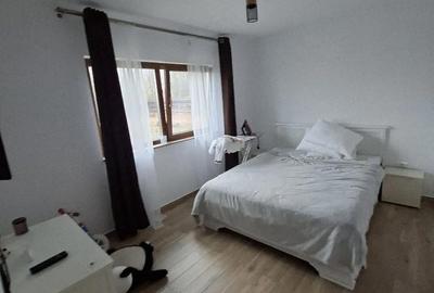 Casă cu 3 camere cu Teren 6000 Mp în Central - 8