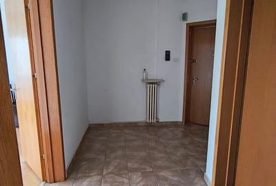 Apartament cu 4 camere semidecomandat în P-ța Romană - 15