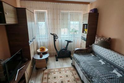 Garsonieră decomandată în Palas - 4