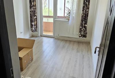 Apartament cu 3 camere decomandat în Simeria - 5