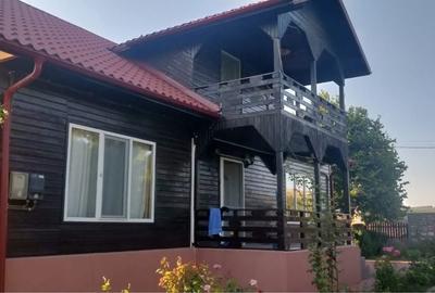 Casă cu 4 camere în Șipotele