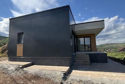 Casă cu 4 camere cu Teren 400 Mp în Micești - 5