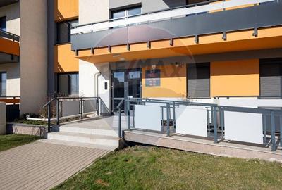 Apartament cu 2 camere decomandat, mobilat în Tractorul - 18
