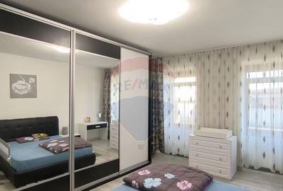 Casa unica, spa?ioasa, in zona centrala a ora?ului... - 8