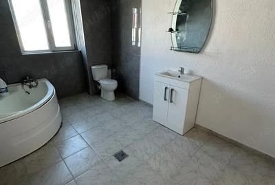 Casă în Limanu - 5