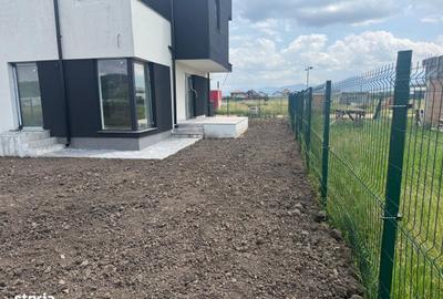 Casă cu 5 camere cu Teren 500 Mp în Sânpetru