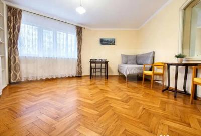 Apartament cu 2 camere decomandat, mobilat în Soarelui