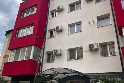 Apartament cu 3 camere în Central - 1