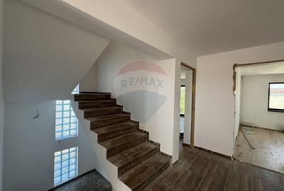 Casă / Vilă cu 4 camere de vânzare vedere lac  Ovidiu Constanta - 18