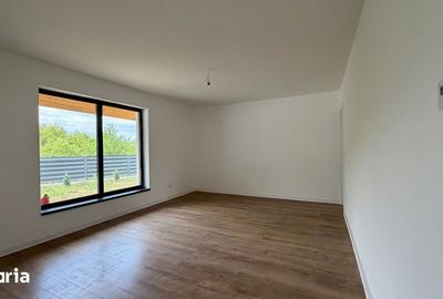 Casă cu 4 camere cu Teren 540 Mp în Ciurea