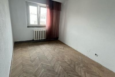 Apartament trei camere - Zona Poliție Gară - 74 mp - 6