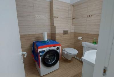 Apartament cu 2 camere decomandat în Micro 6 - 8