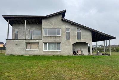 Casa semifinisata cu teren generos - 377 mp utili, 5754 mp teren - ideala pentru - 2