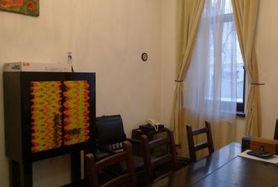 Inchiriere apartament 5 camere parter Cotroceni metrou renovat nemobilat Inchiriere apartament 5 camere parter Cotroceni metrou renovat nemobilat - 4