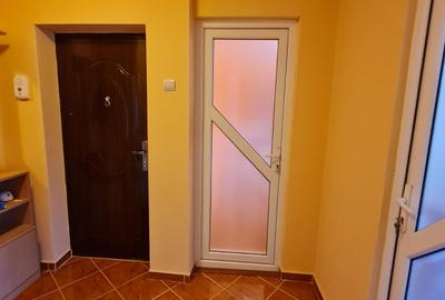 Vanzare apartament 2 camere, in Galati, Micro 21, la mansarda, sup.48mp, liber - 9