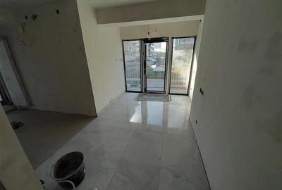 Apartament cu 3 camere semidecomandat în Florești - 2