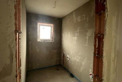 Casă cu 4 camere cu Teren 400 Mp în Central - 3