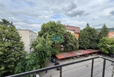 Apartament cu 3 camere decomandat, mobilat în 7 Noiembrie - 14