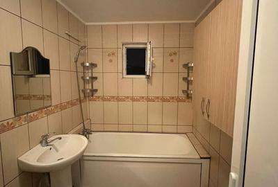 Garsonieră decomandată în Titan