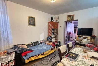 Apartament cu doua camere in zona Badea Cartan, curte com... - 2