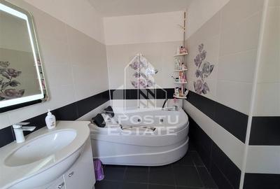 Casa individuala la intrare in Sag, teren de 1.800 mp,  comision 0 - 15