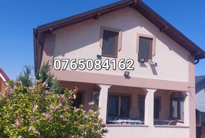 Casă cu 3 camere cu Teren 1000 Mp în Central - 2