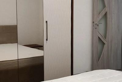 Inchiriez apartament 3 camere - 6