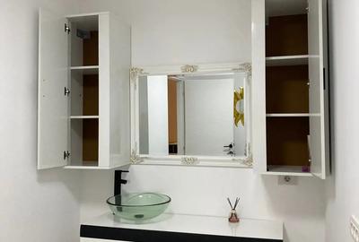 Inchiriez posturi in salon - 2