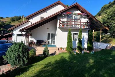 Schimb - Casa de vacanta/locuit, Poiana Marului
