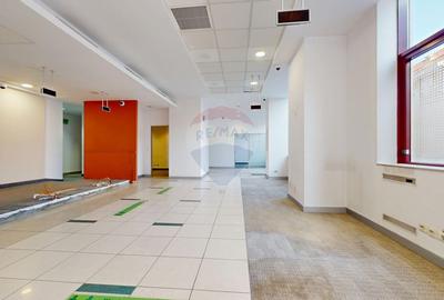 Spațiu comercial, de 250 mp, în Ultracentral - 5